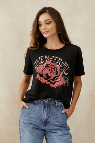 Remera Estampada Flor Love Rimmel