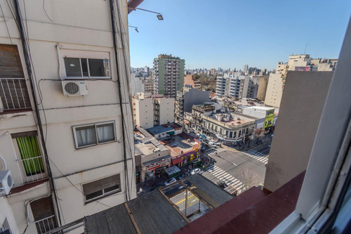 Venta Departamento Flores 3 Ambientes. Vigilancia