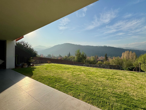 Con Vista, Condominio Y Cercana A Colegios En Los Trapenses