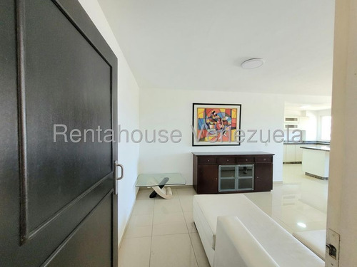Estefani Salon Vende Hermoso Apartamento En Ciudad Roca-lara-25-14104