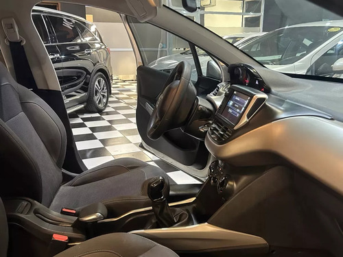 Peugeot 2008 1.6 Allure