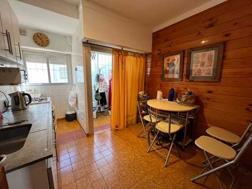 Magnifico Departamento Tres Ambientes Con Cochera Y Gas Natural A Metros Del Mar En Venta En Villa Gesell