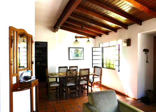 Casa A La Venta En Don Torcuato Con Jardin Y Pileta