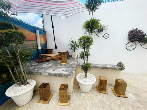 Imagen 10 de 30 de Casa De 3 Niveles Con Piscina En Santo Domingo