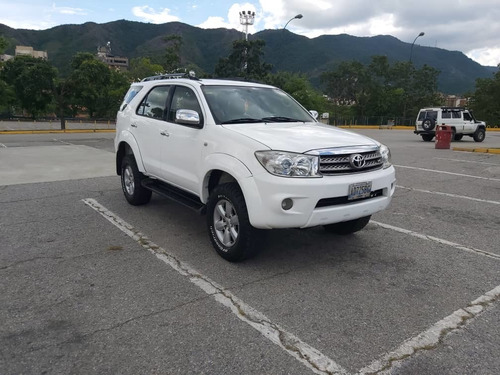 Toyota Fortuner .