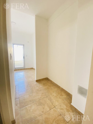 Imagen 3 de 6 de Venta De Departamento Monoambiente Divisible Con Patio En Sarandí (27408)