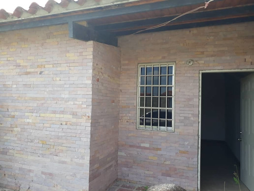 Imagen 1 de 10 de Casa En Venta, Municipio Urdaneta, Valles Del Tuy.