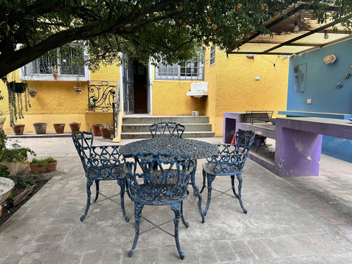 Vendo Casa 2 Dormitorios- Arguello - 720 M2 Terreno