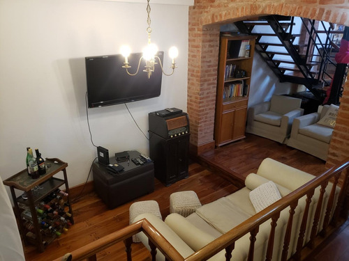 Venta Barrio Naon Chalet De 5 Amb. C/cochera.