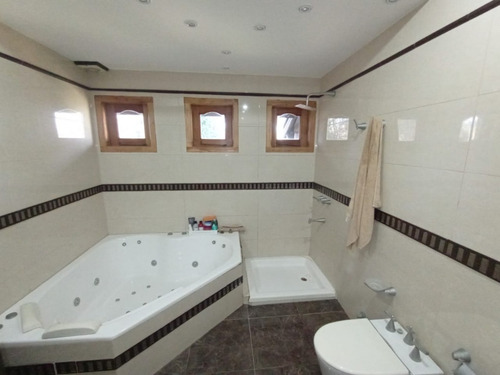 Venta Gran Casa Unica Y Exclusiva De 400m2 Sobre Lote De 10.000m2