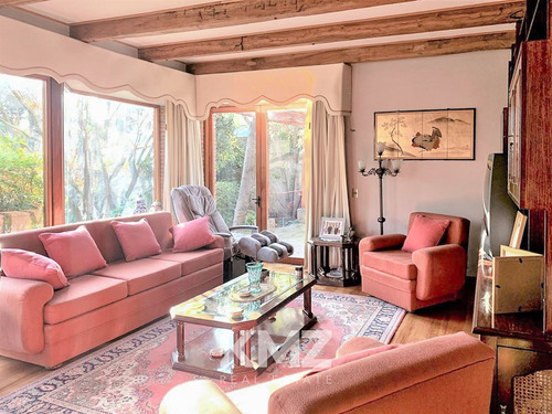 Casa En Venta De 4 Dormitorios En San Carlos De Apoquindo