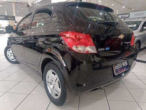 Imagem 5 de 10 de Onix Joy 2018 - Baixo Km