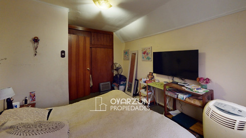 Casa Con Amplios Espacios, 5 Dormitorios, Terreno De 300 M2