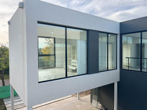 Casa En Venta En Haras Santa Maria, Escobar, G.b.a. Zona Norte