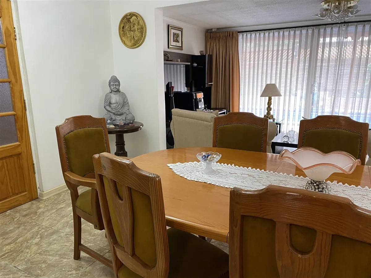 Imagen 4 de 15 de Casa En Venta De 5 Dorm. En Huechuraba