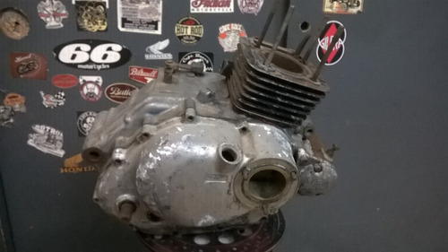 Imagen 3 de 3 de Motor Moto Suzuki Gs 125 De Los Años 80. Restaurar O Donante