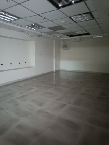 Los Ruices Alquiler Planta Industrial 960 M2 Excelente Ubicacion, Con Montacarga Y Ascensor