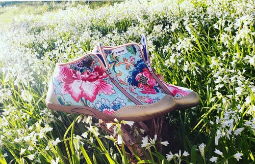 Imagen 3 de 10 de Zapatillas Abotinada Te Para Tres Diseños Estampados Unicos