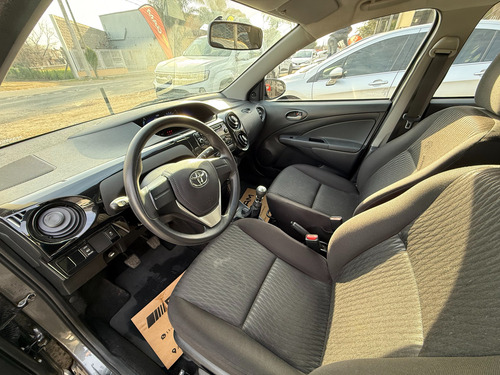 Toyota Etios 1.5 Sedan X