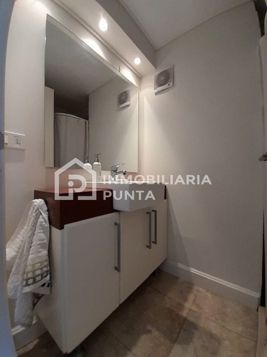 Imagen 10 de 15 de Apartamento Con Vista Al Mar De 4 Dormitorios En Playa Mansa