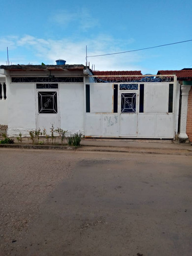 Se Vende Casa En Carupano Urb Playa Grande Ve02-1219ces-dced