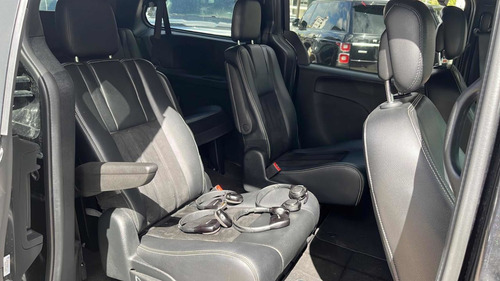 Imagen 6 de 15 de Dodge Grand Caravan Americana
