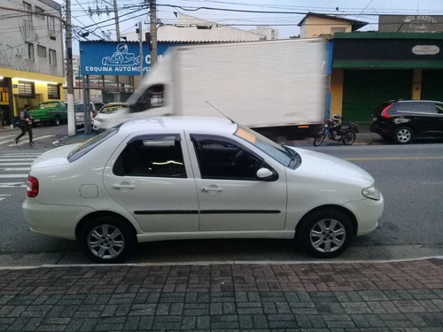 Fiat Siena 2006 1.8 Hlx Flex - Esquina Automoveis