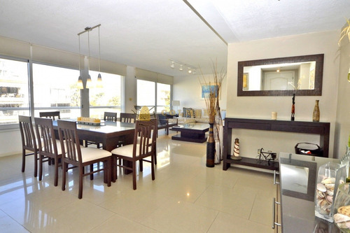 Encantador Departamento A Metros Del Mar! Con Amplio Metraje- Ref: 3248