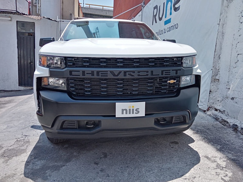 Imagen 4 de 15 de Chevrolet Silverado 2020 4.3 V6 1500 Wt Doble Cabina 4x4 At