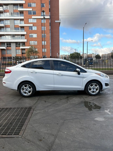 Ford Fiesta Sportback se automatico