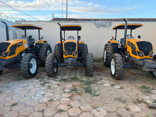 Trator Traçado. Reduzido. Câmbio Motor Tomada De Força Ok.