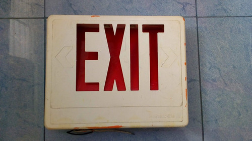 Aviso De Luz Salida De Emergencia Exit Electrico (Usado)