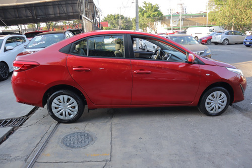 Toyota Yaris 1.5 Core Sedan Mt