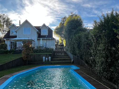 Rebajada Casa En Av Centenario, Puerto Varas