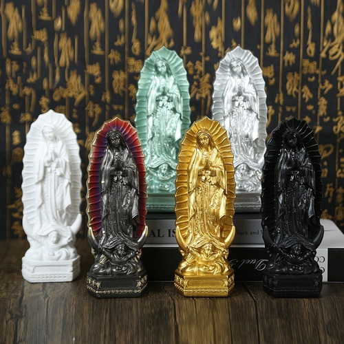 Estatua De La Virgen De Guadalupe