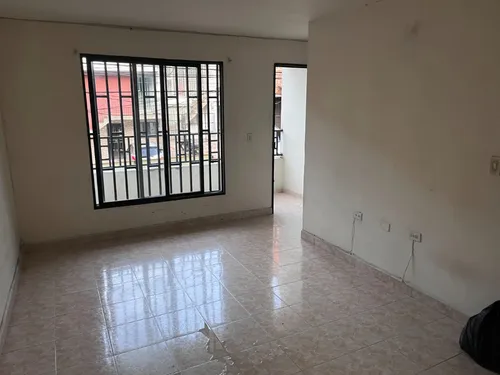 Edificio De 4 Pisos Con 3 Apartamentos Y Un Local
