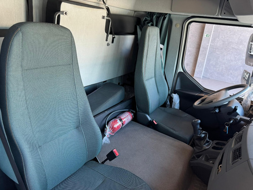 Caminhão Volvo Vm290 Lx 8x2 Cabine Leito Munck Argos 45t