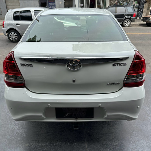 Toyota Etios 1.5 Platinum At