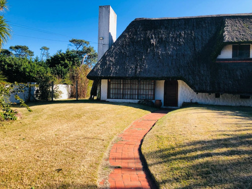 Hermosa Casa Estilo Super Campestre En 1100m 2 De Naturaleza 