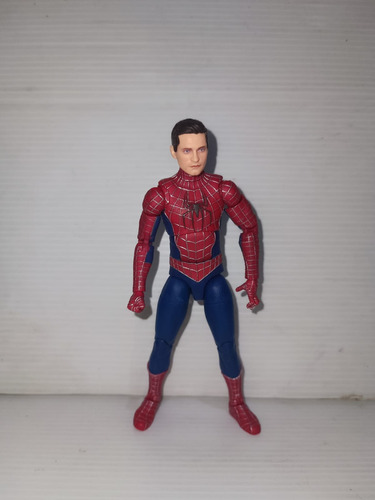 Marvel Legends Friendly Neighborhood Spiderman No Way Home (Usado)