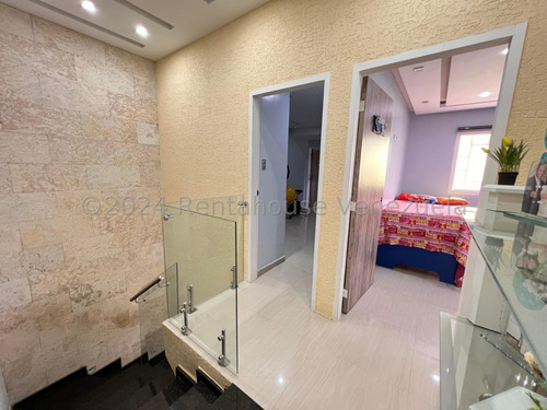 Venta De Townhouse En Karol Home Maracay Aragua 24-27080 Irr