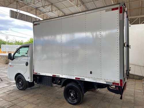 Imagem 3 de 14 de Hyundai Hr 2.5 Longo Sem Caçamba 4x2 16v 130cv Turbo