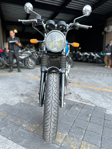 Interceptor 650 Con Escapes S&s