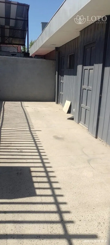 Local Comercial En Concón Con Patio Y Estacionamiento Para C