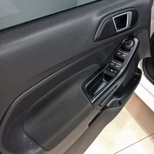 Imagen 8 de 13 de Ford Fiesta 1.6l Se 5p