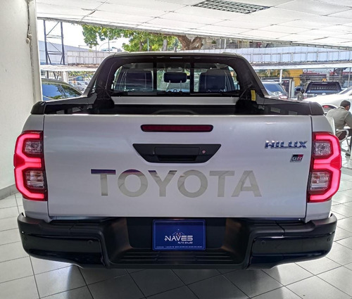 Imagen 6 de 11 de Toyota Hilux Gr