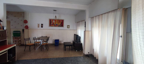 Casa En Venta 2 Dormitorios + Local Comercial