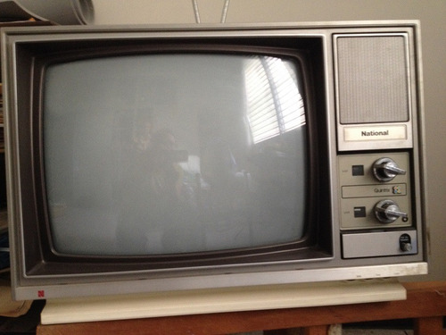 Imagen 2 de 6 de Televisor Panasonic 20 Vintage No Prende Repuestos O Reparar