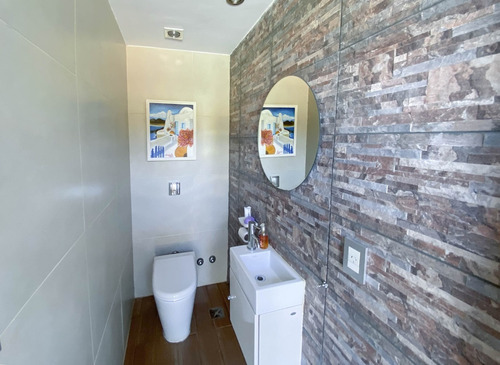 Imagen 9 de 14 de Imponente Propiedad En Venta, En Saint Thomas Este, Canning.