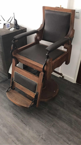 Sillón De Barbero, Barbería Modelo De 1890.